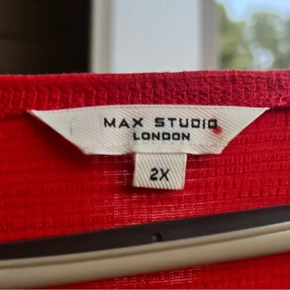 🆕 Max Studio Red V-Neck Crinkle Blouse 2X Embroidered Trim, Flutter Sleeves NWOT - Picture 6 of 13